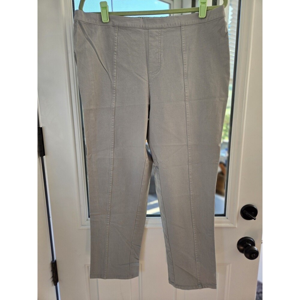NWOT Isaac Mizrahi Live! 24/7 Stretch Icon Straight Leg Crop Pants Gray 18